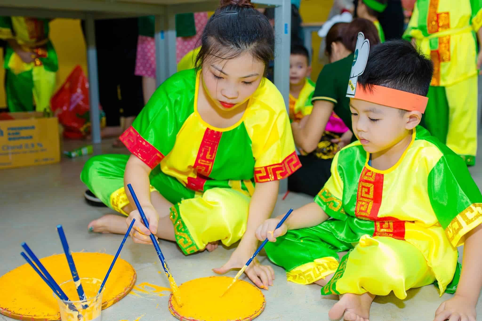 Trung thu là dịp Irisers tìm hiểu văn hóa đặc trưng của dân tộc, đồng thời thắt chặt tình đoàn kết và rèn luyện các kỹ năng mềm